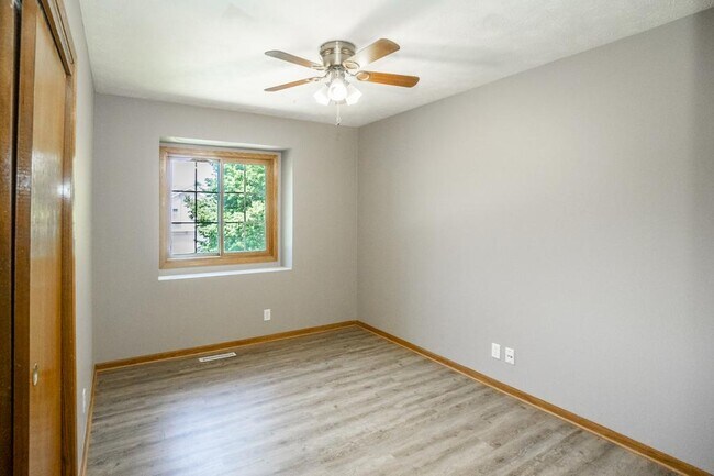 Building Photo - 15355 Papio St