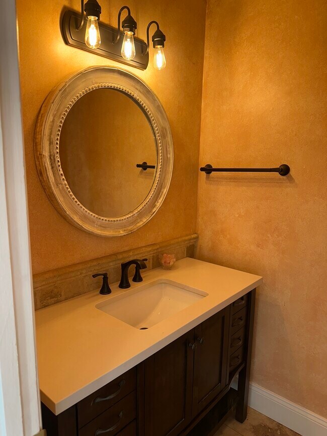 Building Photo - 7060 Shoup Ave