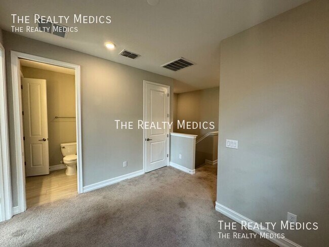 Building Photo - 4712 Lagona Ln