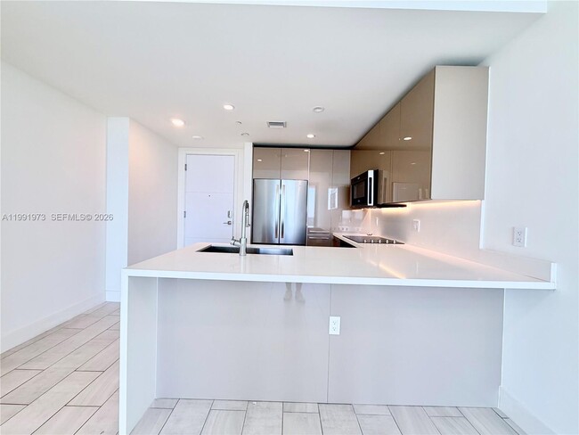 Building Photo - 2000 Metropica Wy