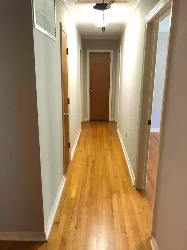 Building Photo - 418 Longest Rd