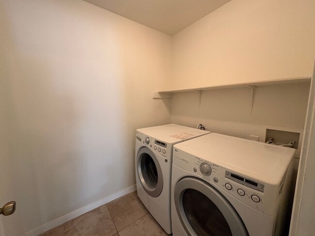 Building Photo - 2502 Perkins Pl