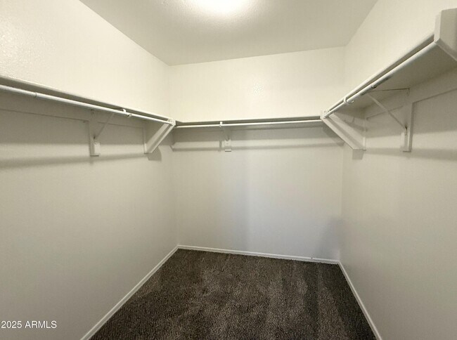 Building Photo - 10422 E Bramble Ave