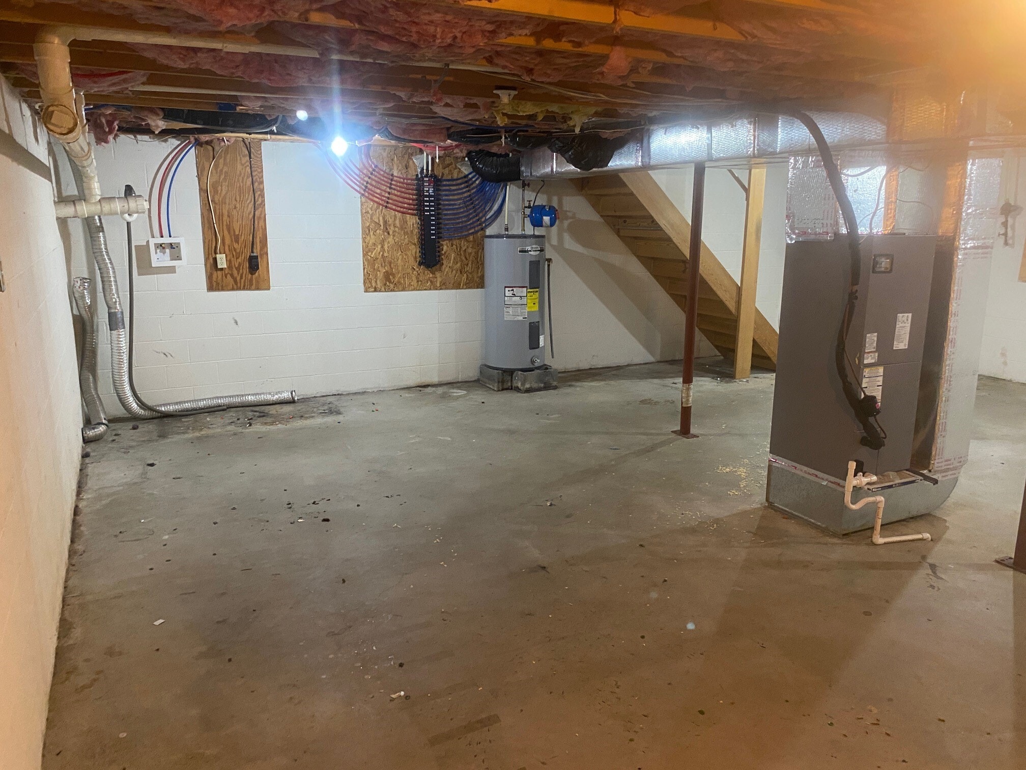 Basement allows for Storage - 69 Nottingham Dr