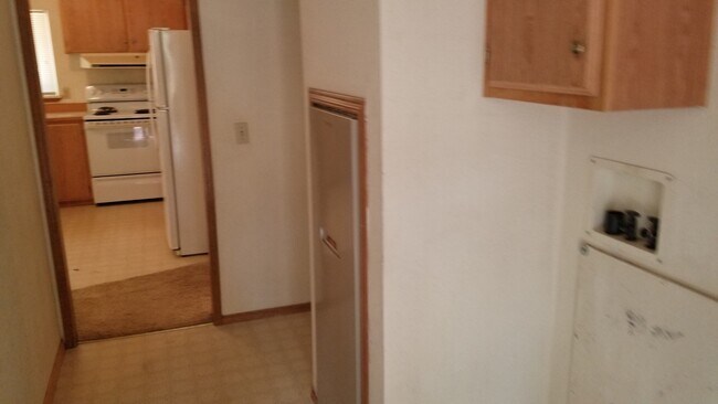 Building Photo - VIDEOTOUR: Awesome Location! Beautiful Ponderosa Pines, Minutes To Bend! PETS WELCOME