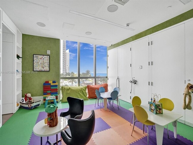 Building Photo - 17475 Collins Ave