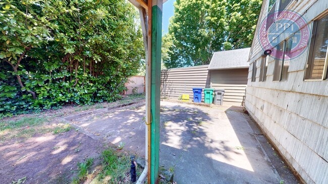 Building Photo - Beaumont - Prime Location!  Great Floor-Plan, Fully Fenced Yard, Pet Friendly!!