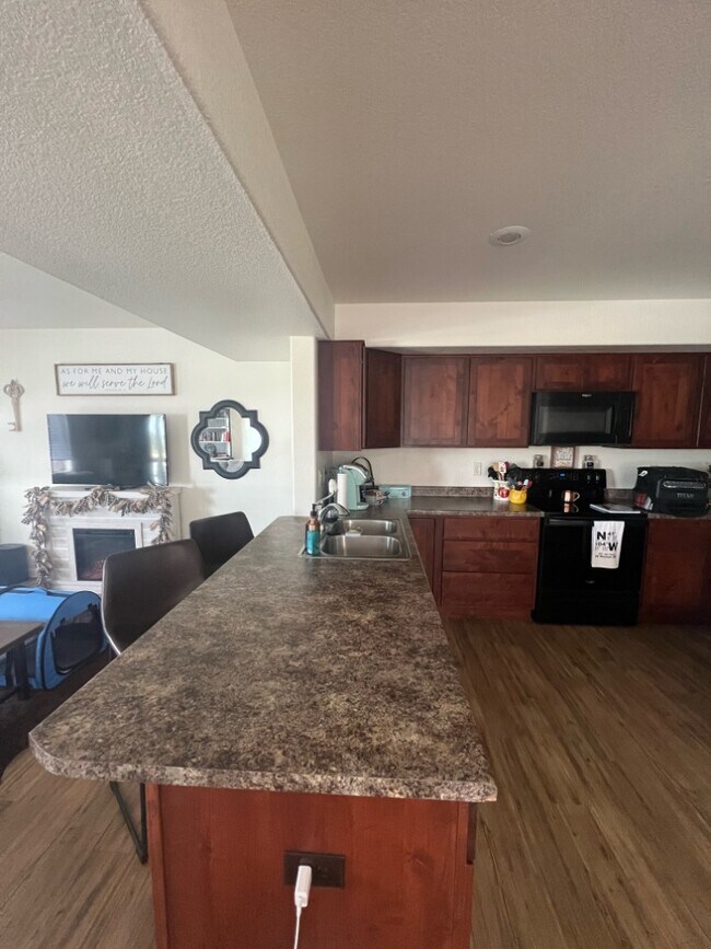 Kitchen - 6522 Painted Rock Trl