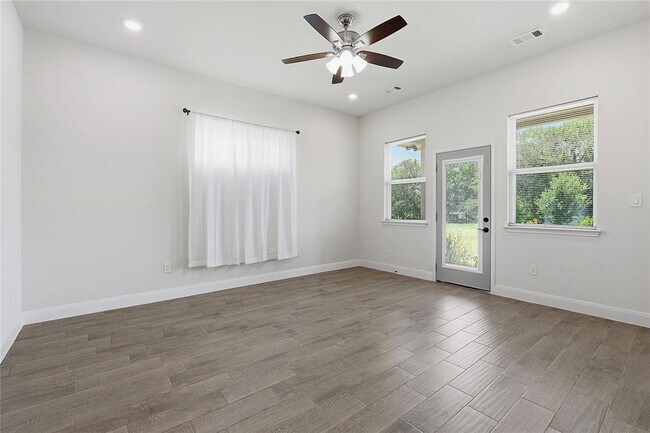 Building Photo - 112 Margarita Dr