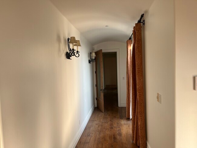 Building Photo - 26509 Via Sacramento