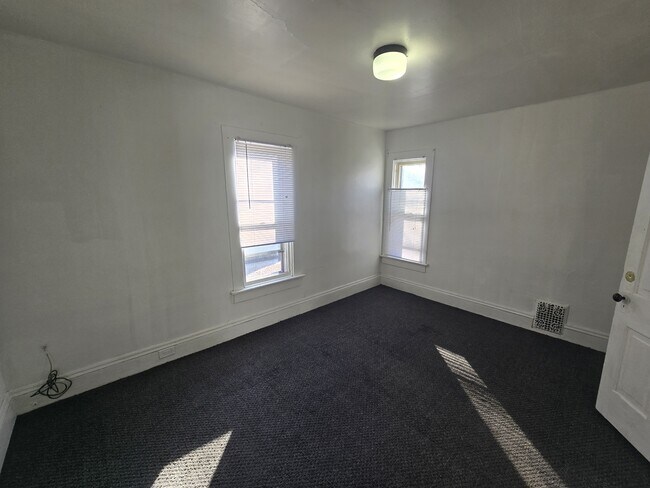 Building Photo - 1424 Grant Ave