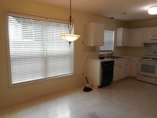 Building Photo - Beautiful Home in Northwest Greensboro