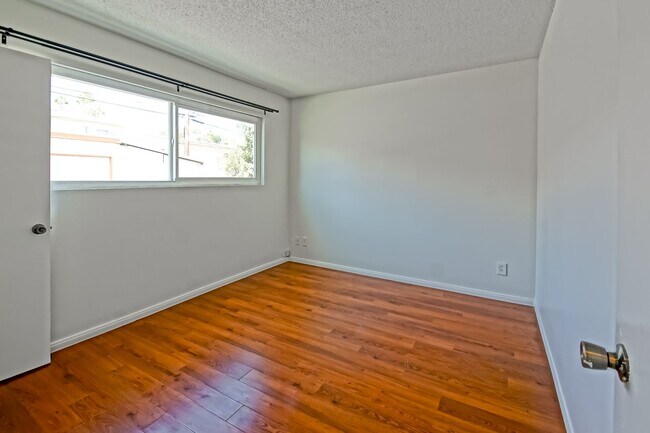 Building Photo - 25227 Bigelow Rd