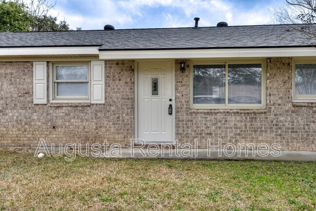 Building Photo - 3330 Young Forest Dr