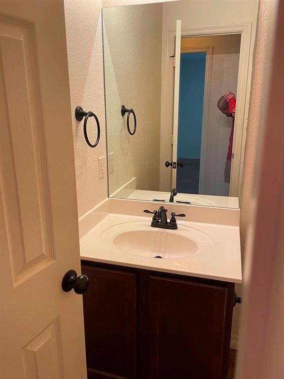 Building Photo - 504 Karey Dr