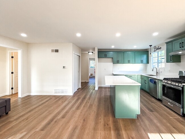 Building Photo - 15246 Temple Ave