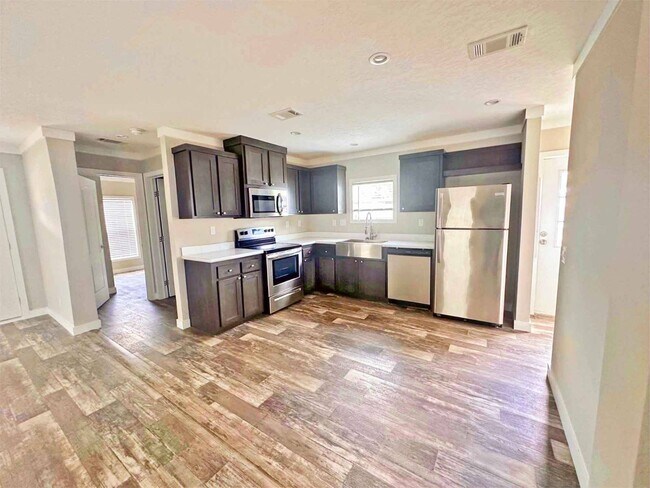 Building Photo - 8975 W Halls River Rd