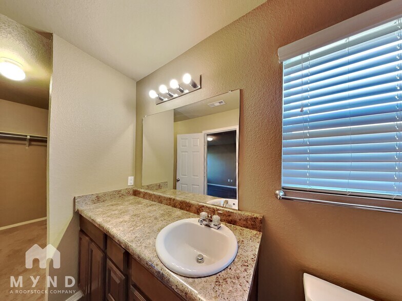 Building Photo - 12405 Solandra Cir