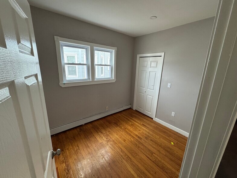 Building Photo - 53 Cedar St