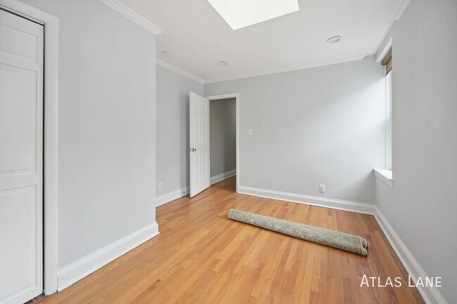 Building Photo - Waking Distance to Noma Metro Station and ...