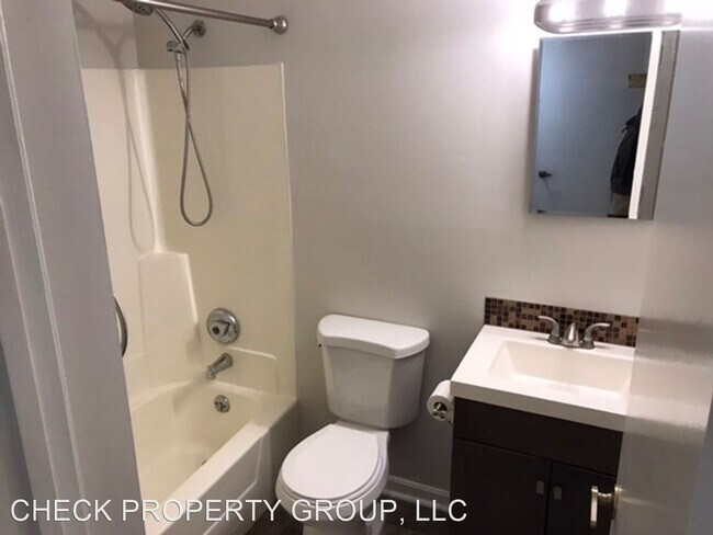 Building Photo - 2 br, 1.5 bath House - 6516 Six Mile Lane #2