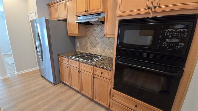 Building Photo - 6099 Prestwood Dr