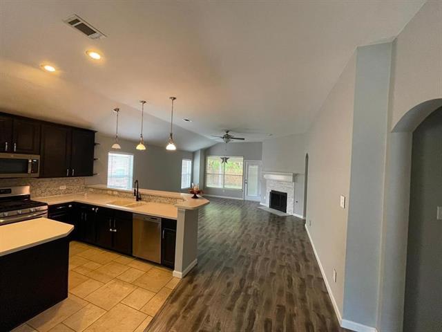 Building Photo - 6937 Willow Crest Dr