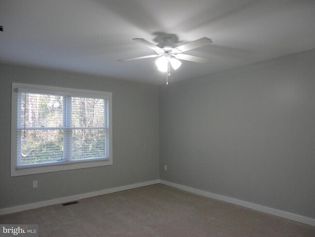Building Photo - 814 Rustic Ln