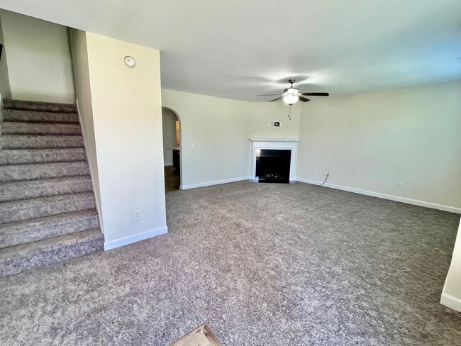 Building Photo - 3Bedroom Avail in Carolina Plantation!