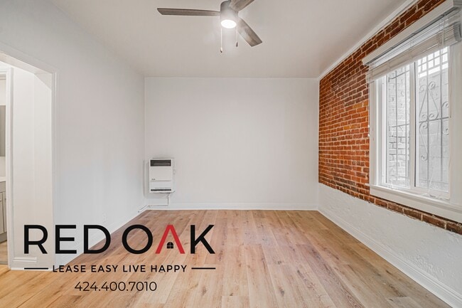 Building Photo - 516 N Harvard Blvd