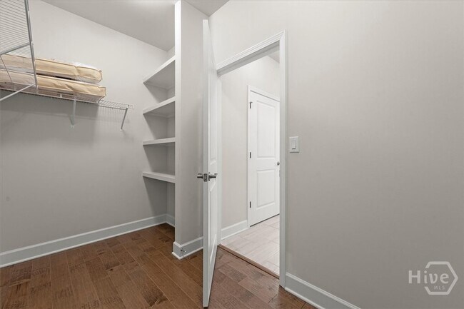 Building Photo - 1021 Leeward Run Trl