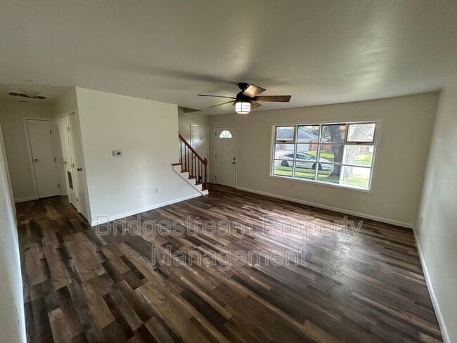 Building Photo - 407 Bramlage Ln