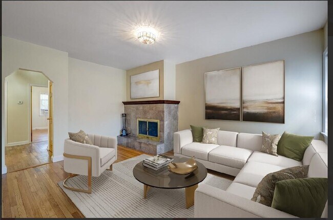 Building Photo - 3 Woodmere Ln