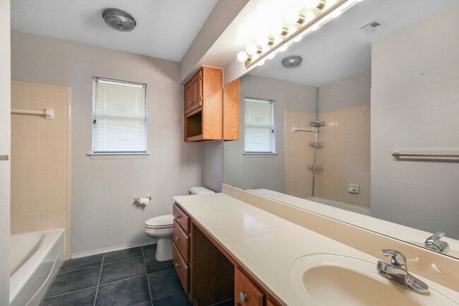 Building Photo - Great 3 Bed 2 Bath In Edmond