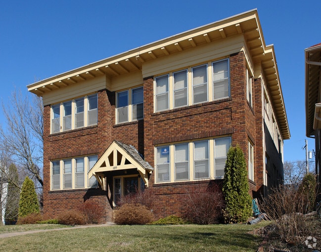 Building Photo - 1899 Selby Avenue