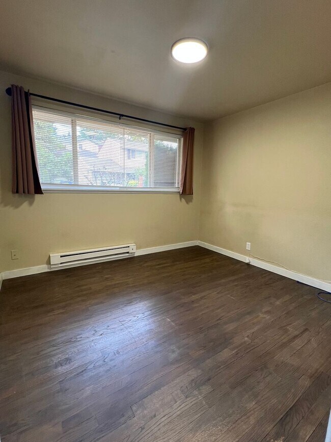 Building Photo - Girgis Duplex