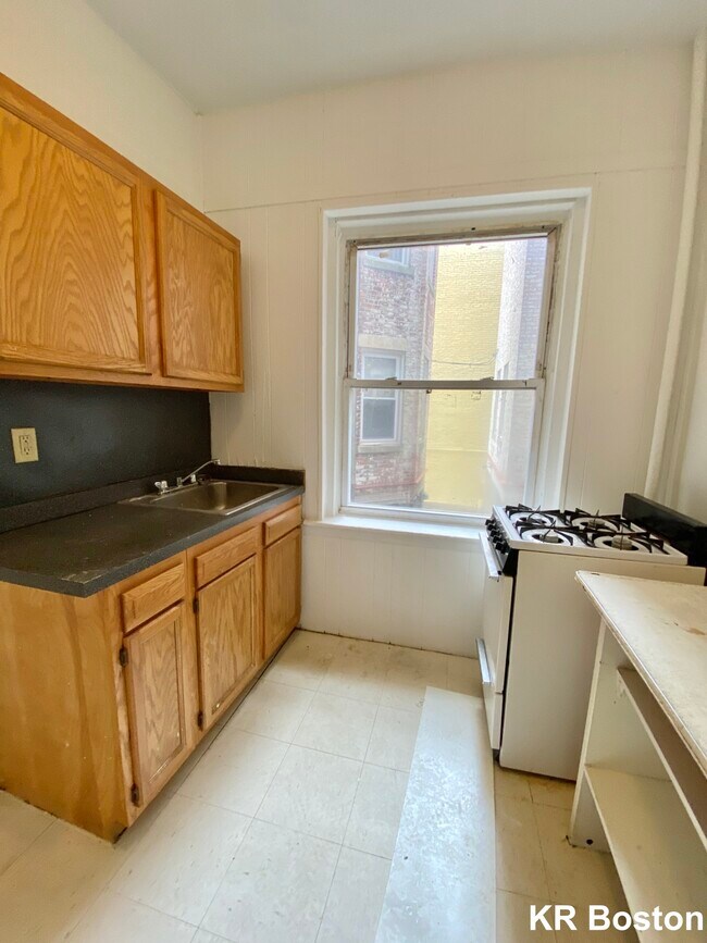 Building Photo - 5 Walbridge St