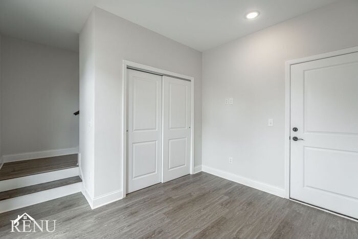 Building Photo - 5622 Sofias Cir