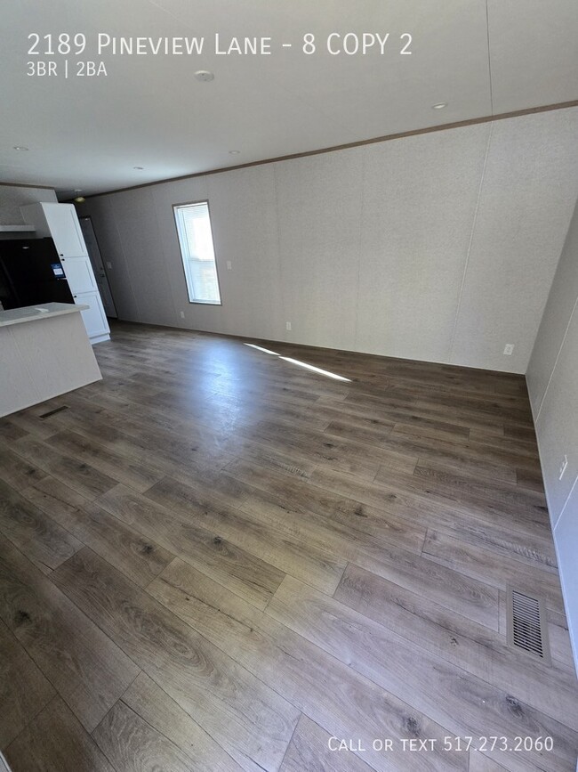 Building Photo - 2189 Pineview Ln