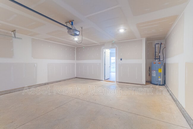 Building Photo - 329 Aspen Dr
