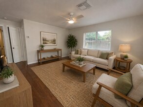 Building Photo - 3 BED/1 BATH, AVAILABLE NOW!
