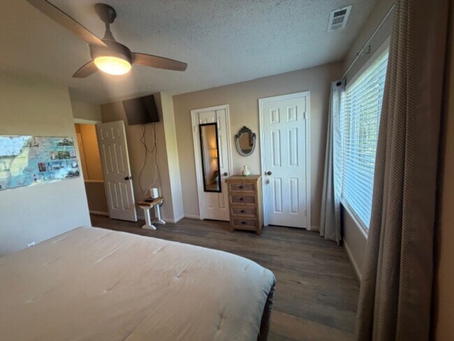 Building Photo - 801 Seawinds Ln