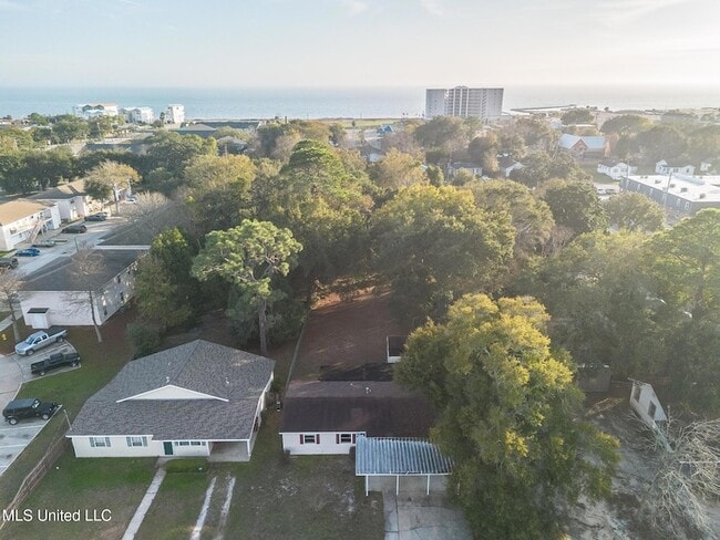 Building Photo - 1889 Greater Ave