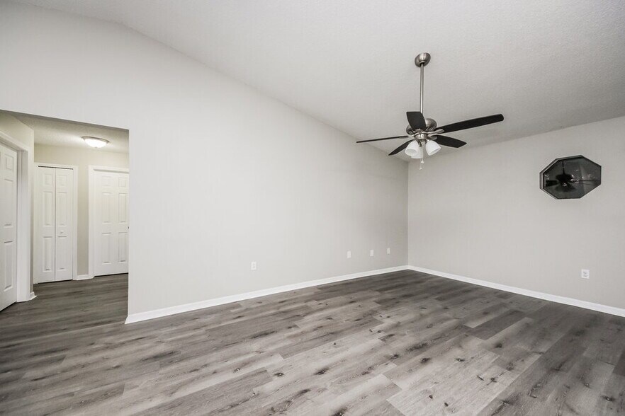 Building Photo - 2928 Dana Ln