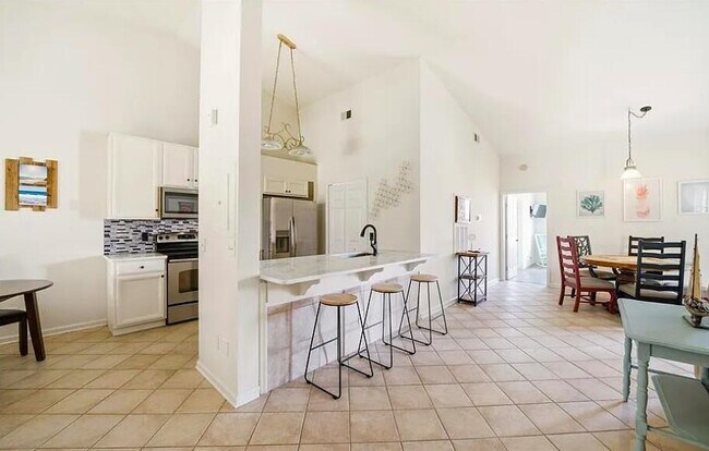 Building Photo - 707 Augusta Cir