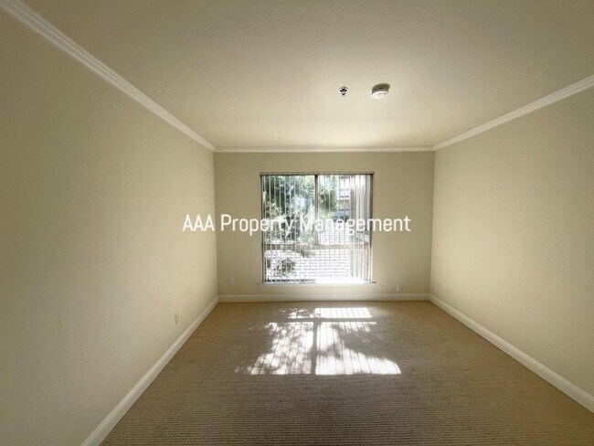 Building Photo - 2530 Oak Rd