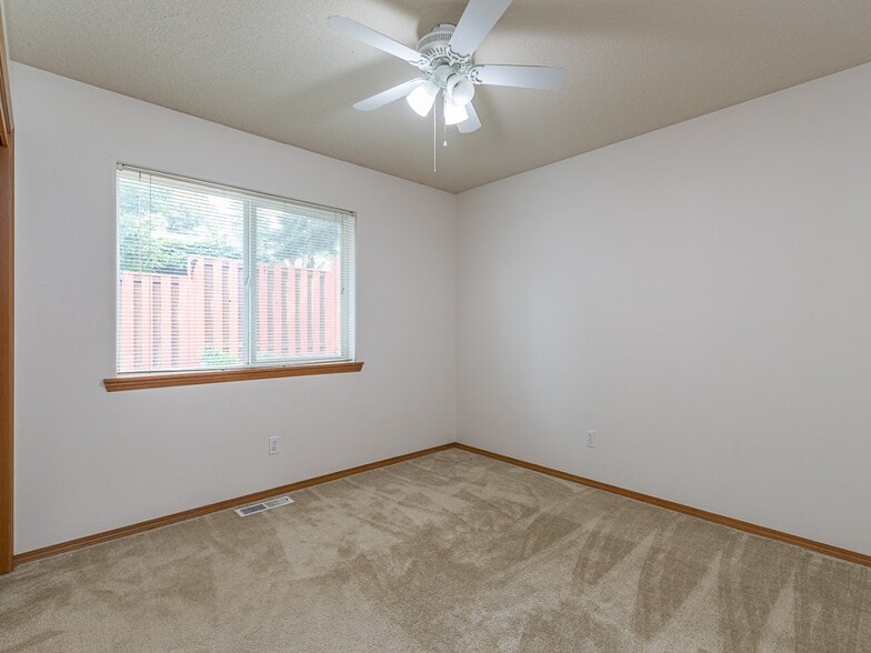 Building Photo - 3468 SE Harvey St