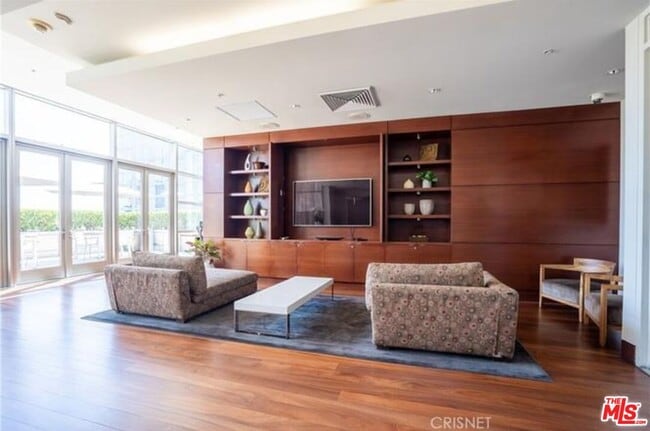 Building Photo - 1155 S Grand Ave