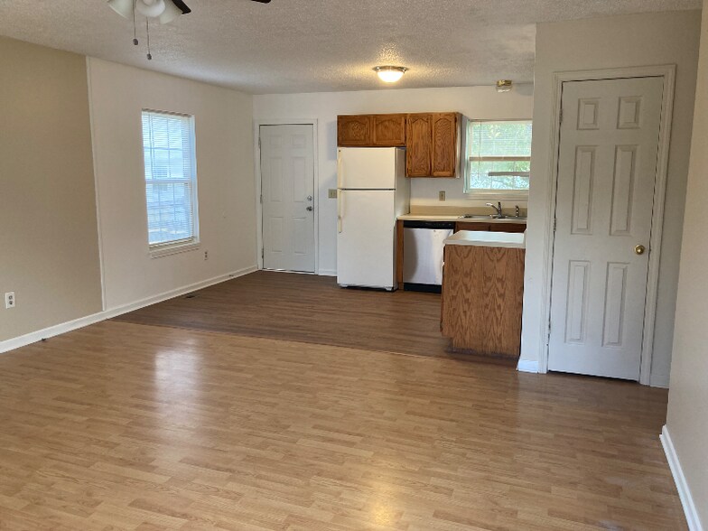 Building Photo - 1709 Daytona Ct