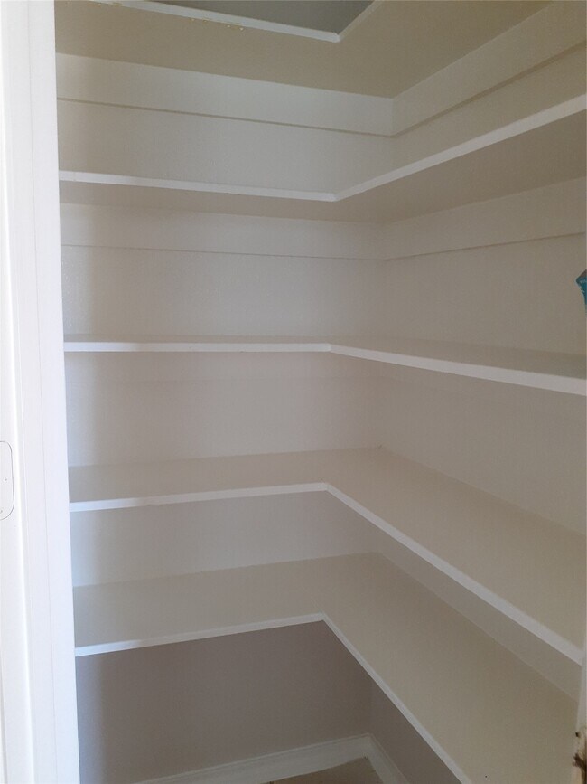 Building Photo - 16914 Great Oaks Glen Dr